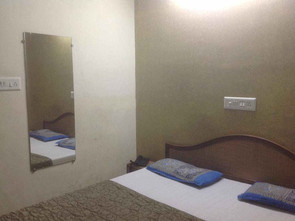 Hotel Kamal Kunj ジャイプール エクステリア 写真